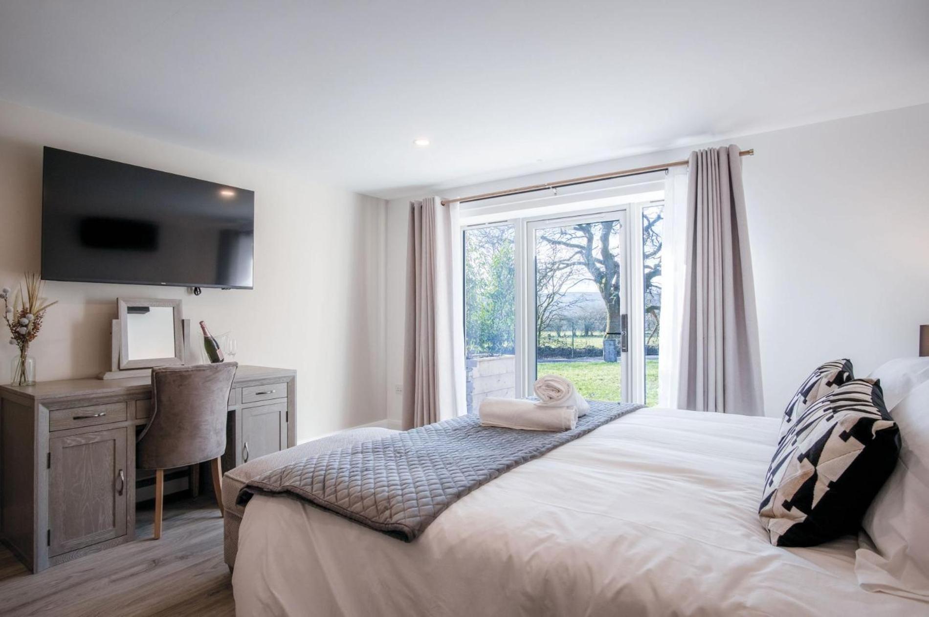 Suite 10 - Sleeping Giant Hotel - Pen Y Cae Inn Brecon Exterior foto